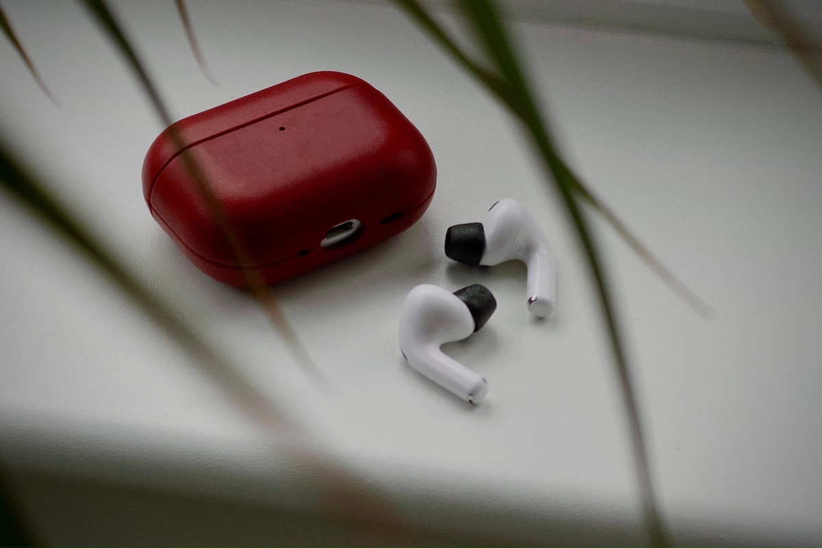 AirPods Pro 3rd Generation with Comply TrueGrip™ MAX memory foam tips